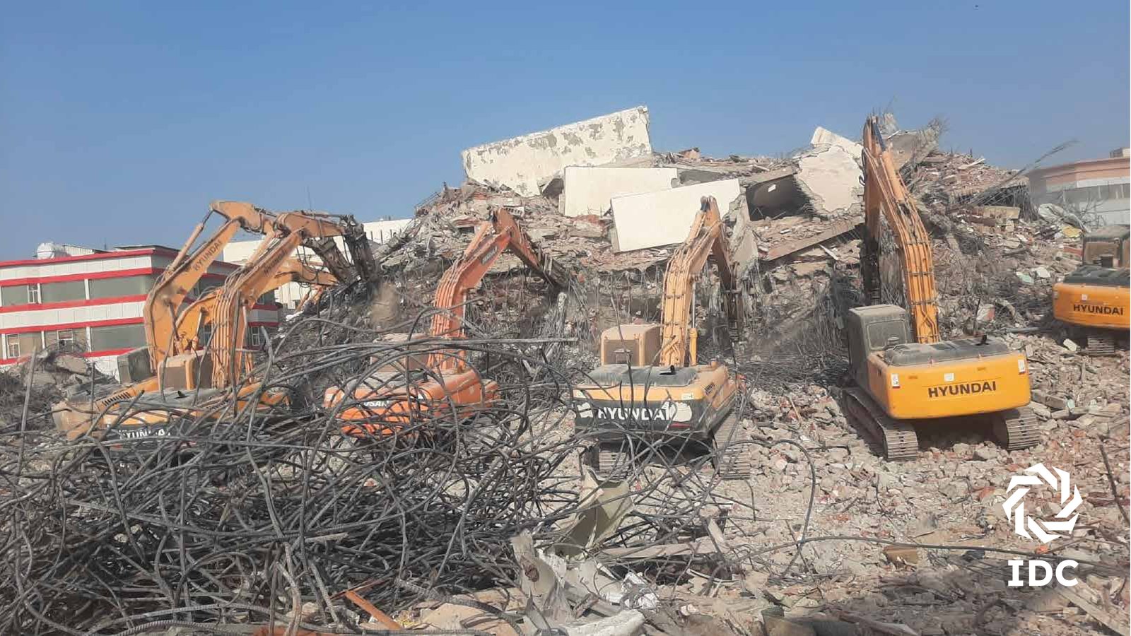 مشروع هدم وإزالة منشآت كبرى